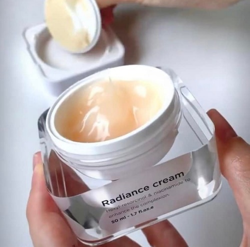 fusion radiance cream kết cấu dạng kem thẩm thấu vào da nhanh chóng