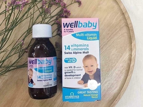 vitabiotics wellbaby multi-vitamin liquid  giúp bé yêu khỏe mạnh