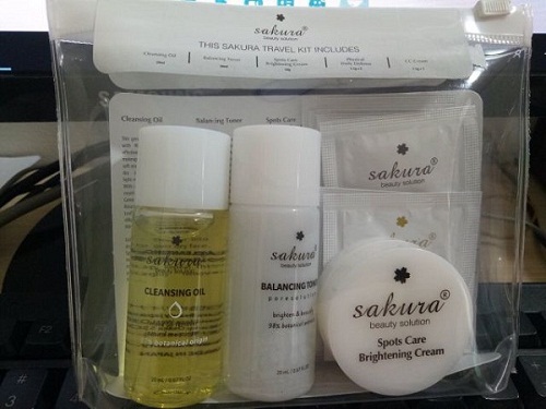 bộ sản phẩm chăm sóc da travel kit sakura an toàn cho mọi loại da