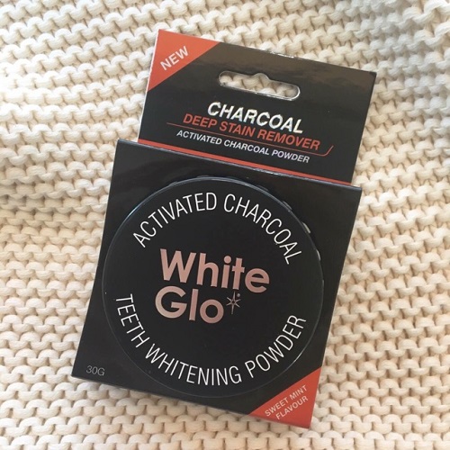Bột trắng răng than hoạt tính White Glo Charcoal 30g của Úc