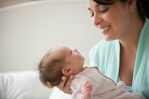 Bật mí cách chăm sóc trẻ sơ sinh hết bị trớ sữa